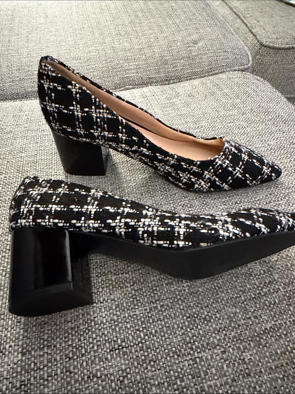 Ann Taylor Factory Tweed Plaid Block Heel
Pumps Black White Pointed Toe Size 10